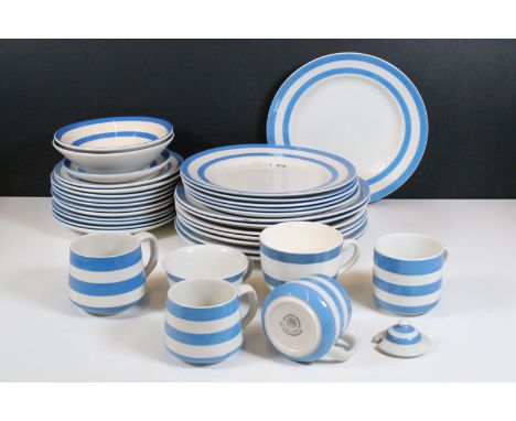 Collection of T G Green blue and white Cornish ware to include 11 x small plates, 6 x medium plates, 7 x large plates, 2 x bo