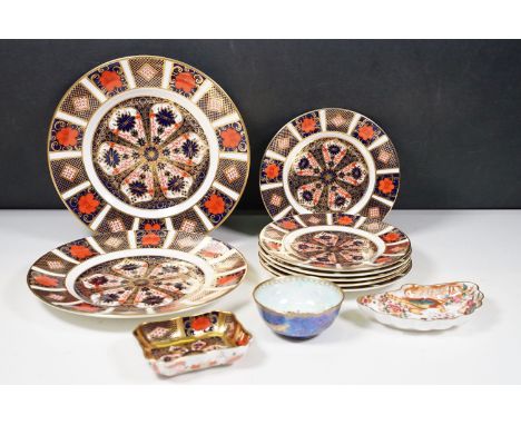 Group of six Crown Derby Old Imari pattern plates, 6 x diameter 16cm, 1128 and 2 x 22cm diameter, 1128 together with a small 