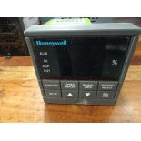 Honeywell Digital Controller