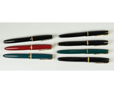 SEVEN VINTAGE PARKER DUOFOLD FOUNTAIN PENS all with original 14ct gold nibs together with two early black Duofolds with blind