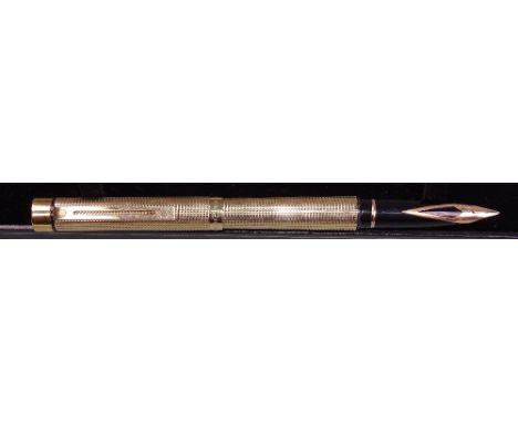 VINTAGE 23CT GOLD PLATED SHEAFFER TARGA FOUNTAIN PEN with diamond squares pattern (square cut) &amp; 23ct gold electroplated 