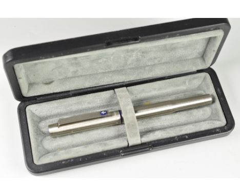 VINTAGE (1988) STAINLESS STEEL PARKER 25 FOUNTAIN PEN with blue trim in engraved Parker presentation box