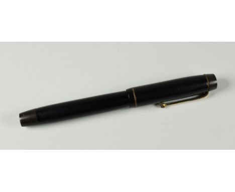 VINTAGE BLACK PARKER VICTORY FOUNTAIN PEN with 14ct gold nib