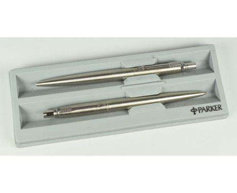 MODERN STAINLESS STEEL PARKER JOTTER FLIGHTER BALLPOINT PEN &amp; PENCIL SET in original box