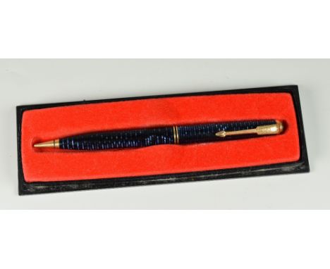 VINTAGE LAMINATED AZURE BLUE PARKER VACUMATIC JUNIOR MECHANICAL PENCIL with gold plated trim, boxed