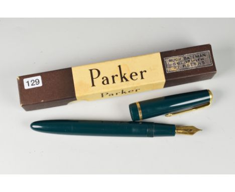 VINTAGE GREEN PARKER DUOFOLD SENIOR FOUNTAIN PEN with original 14ct gold nib &amp; gold plated trim, in original box with ins
