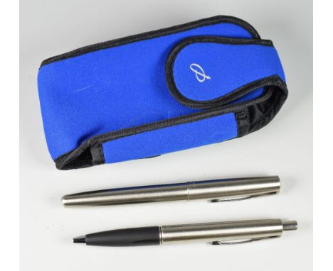 MODERN STAINLESS STEEL PARKER FRONTIER FOUNTAIN PEN &amp; BALLPOINT SET in blue Parker pouch