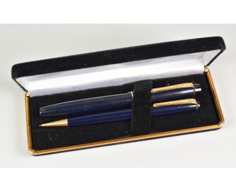 A VINTAGE (1948-1952) DARK BLUE PARKER VICTORY MK IV FOUNTAIN PEN &amp; PENCIL SET with original 14ct gold nib, boxed