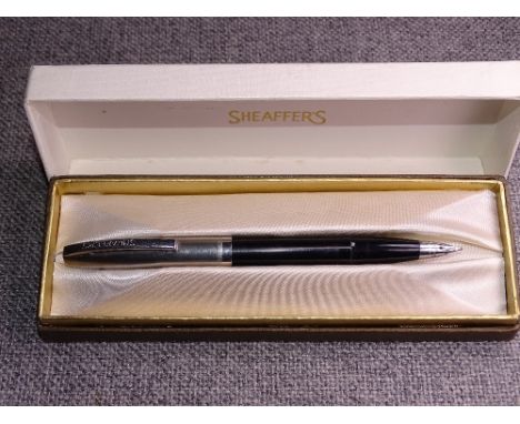 VINTAGE BLACK SHEAFFER IMPERIAL II TOUCHDOWN with frosted stainless steel cap &amp; unhallmarked palladium silver Triumph-sty