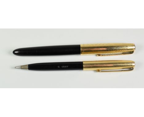 VINTAGE BLACK PARKER 51 FOUNTAIN PEN &amp; PENCIL SET with Signet 12ct rolled gold caps Condition Report: two dents to founta