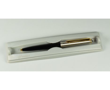 MODERN BLACK PARKER 45 SPECIAL BALLPOINT PEN with cabochon jewel clip screw in gold, in original box