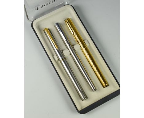 THREE PARKER FOUNTAIN PENS including one brushed steel Parker Arrow Flighter fountain pen with chrome trim, one gold plated P