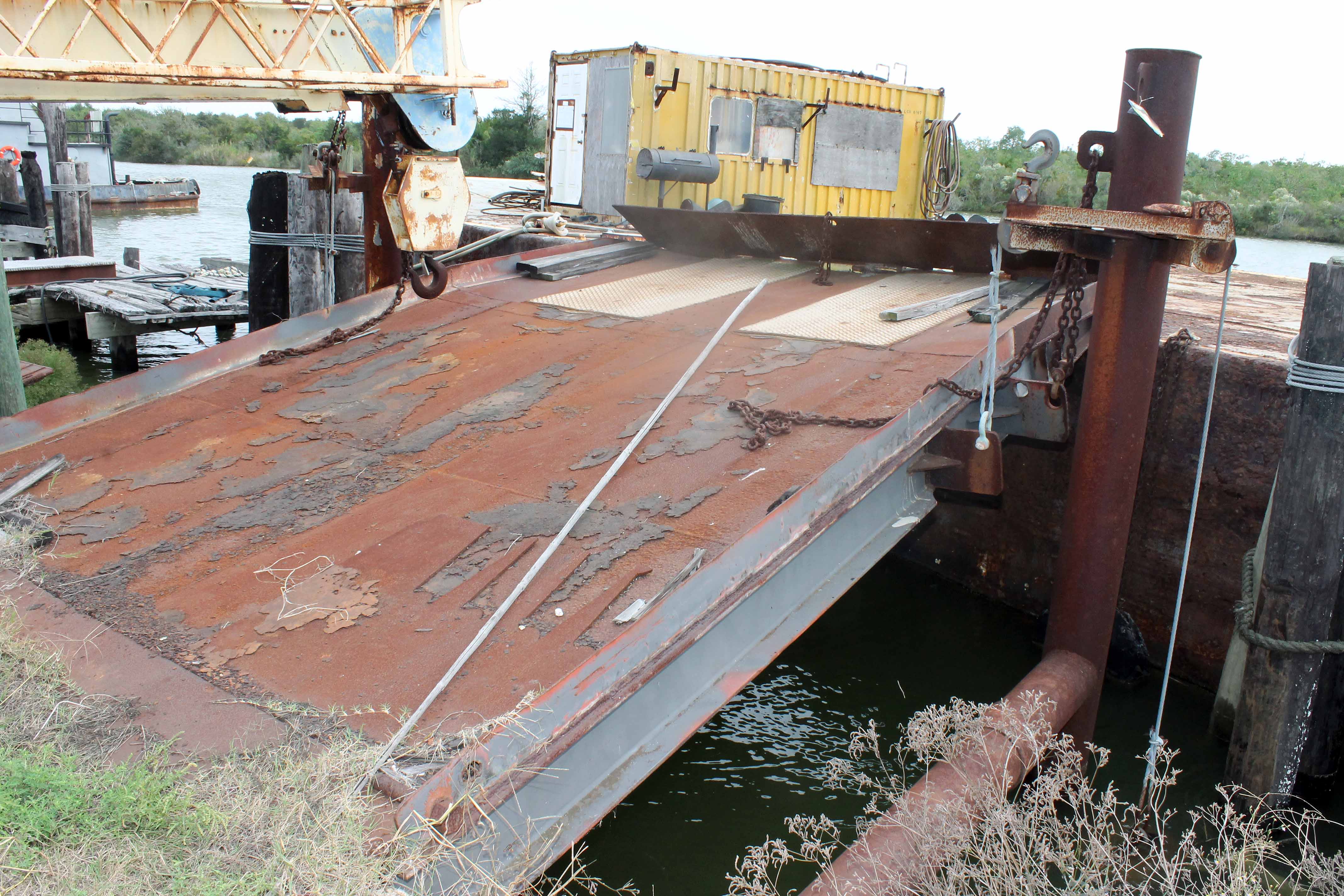BARGE LOADING RAMP