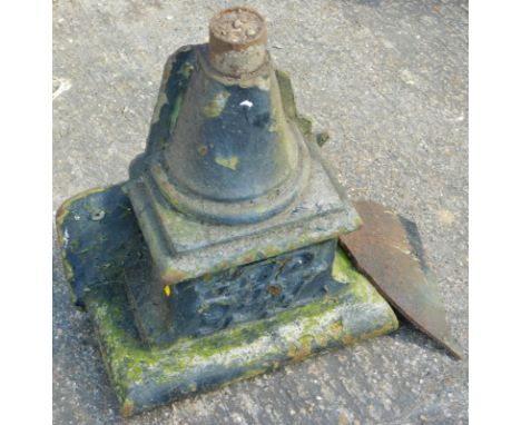 A Victorian cast iron rainwater hopper, stamped FCE Limited, 65cm high.  (AF)