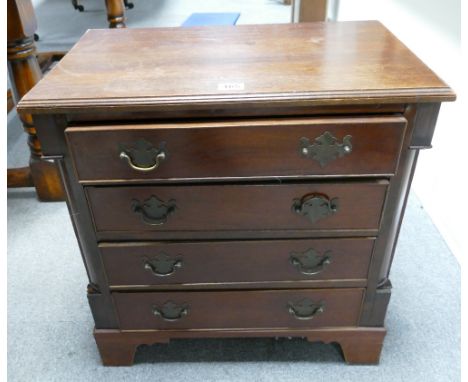 Georgian style Mahogany and Oak chest of 4 drawers, on bracket feet  