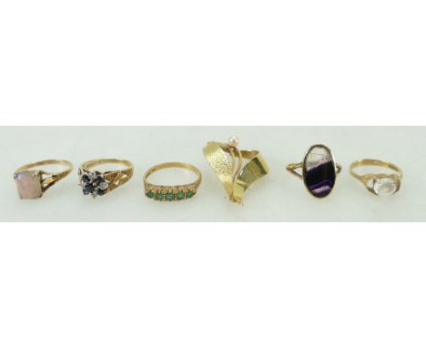 Five x 9ct gold gem set rings, together with 9ct brooch.  Gross weight 18.1 g. Moonstone L, Opal (synthetic?) P, Sapphire &am