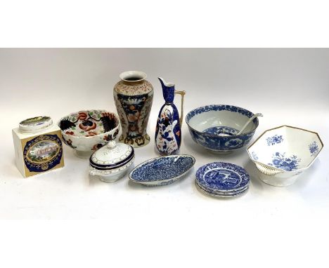 A mixed lot of ceramics to include Imari pattern fruit bowl, modern Royal Cauldon tea caddy for Twinings, Copeland Spode Ital