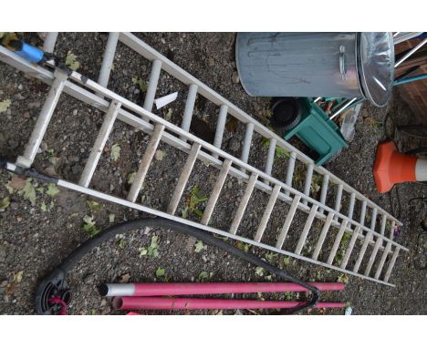 A DOUBLE EXTENSION LADDER