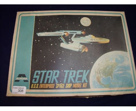 Boxed Star Trek USS Enterprise spaceship model kit 