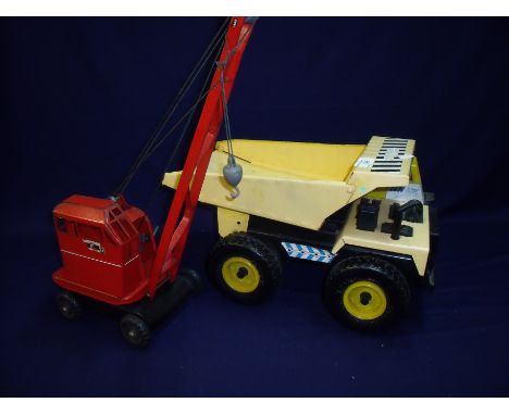 Tonka XMB-975 Dumper Truck and a Jones mobile Crane made by K & L Step Founders and Engineers Ltd (2)