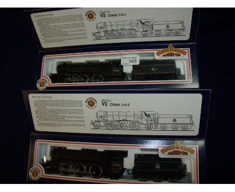 Bachmann Blanch-Line OO gauge Gresley V2 Class 2-6-2 BR 60964 loco & tender and similar Golden Arrow BR 60800 loco & tender 