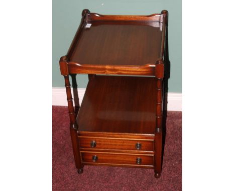 A TWO-TIER GEORGIAN STYLE MAHOGANY BEDSIDE OR LAMP PEDESTAL, O.R.M.,  the rectangular top with all round gallery, and a shelf