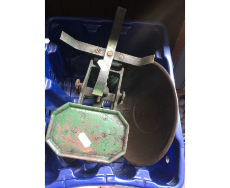Kitchen weighing scales 