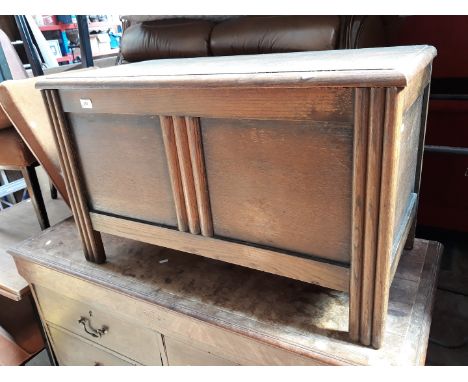 Oak bedding trunk 