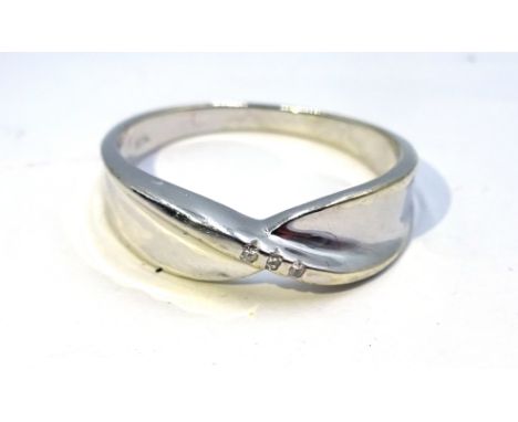 White gold diamond contemporary crossover ring, hallmarked 9ct  Condition Report & Further Details Approx 2.8gm, size NClick 