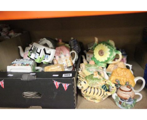 Quantity of Novelty Teapots together with Royal Grafton Part Dinner / Tea Service