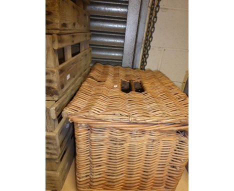 Wicker Hamper / Fishing basket