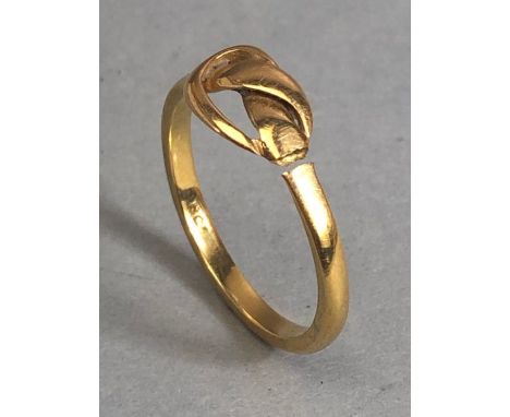 18ct Gold cross over design ring approx size S &amp; 3.5g