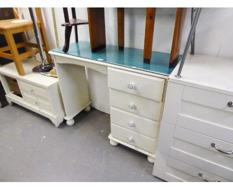 A WHITE PAINTED PINE SINGLE PEDESTAL DRESSING TABLE, WITH FOUR DRAWERS ON BUN FEET, A PAIR OF GREY METAL WIRE PATTERN SINGLE 