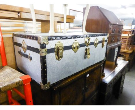 A REPRODUCTION METAL CABIN TRUNK 