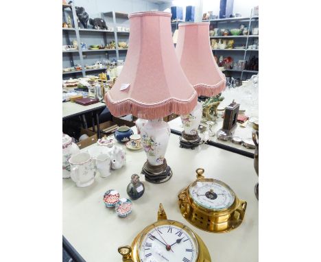 A POTTERY TABLE LAMP AND SHADE, TWO MILLEFIORI PAPERWEIGHTS AND A LUSTROUS GLASS GLOBULAR PERFUME BOTTLE 