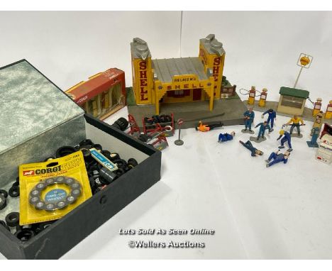Inorev Shell garage model no. 5, 1998, with boxed Corgi petrol pump &amp; attendant no.31904, Matchbox Shell garage (incomple