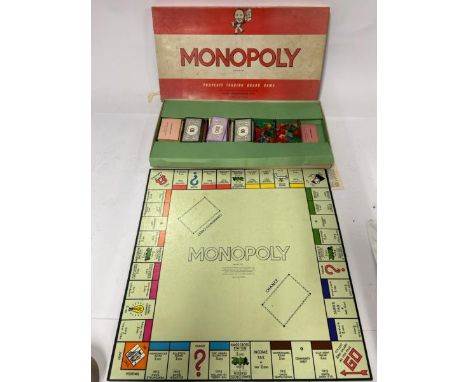 Vintage Monopoly board game, unchecked for completeness / AN22 