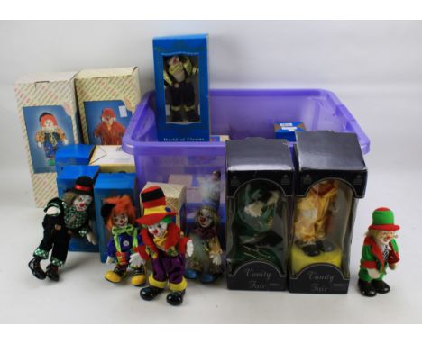 A collection of clown models and figures. To include a Steward Ross Vanity Fair model, in a box, and other items *