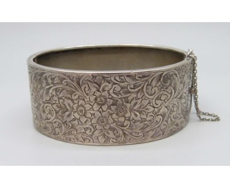 A Victorian silver cuff bangle, 26g