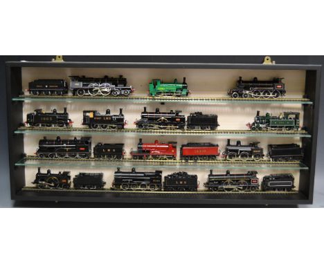 Model Railway - 00 gauge static models including a 4-6-0 engine, Scotia no.1584 and tender; another Aliance no.104; a 2-4-2 e