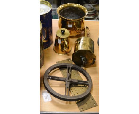 A 19th century brass meat jack with suspension ring; a brass hot water pot and cover; a cribbage board top; a jardiniere (4)