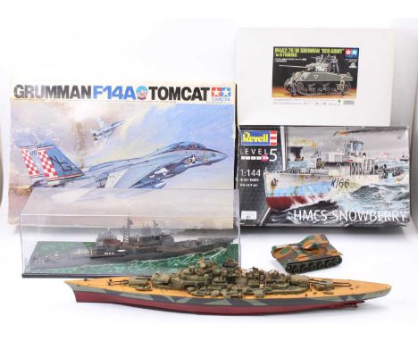 Collection of various plastic and kit built model aircraft and military ships, to include Tamiya 1/32nd scale Grumman F14A To