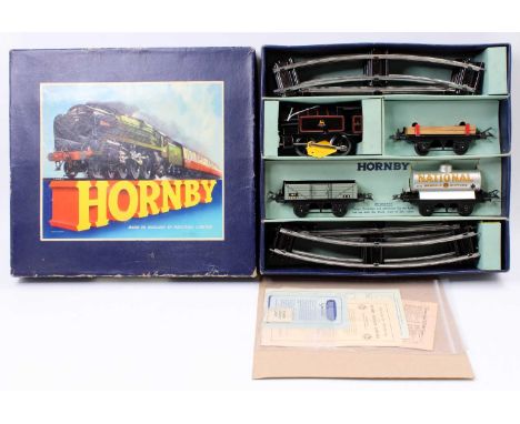 1954-8 No.40 Tank Goods set, clockwork, comprising Type 40, 0-4-0 BR tank loco black lined grey &amp; red 82011, a couple of 