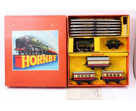 1954-61 No.51 Hornby BR Passenger set, clockwork, comprising No.51, 0-4-0 loco &amp; tender BR lined green 50153, some paint 