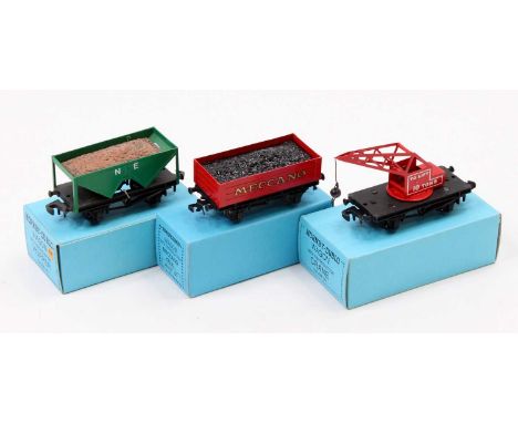 Three wagons: NE hopper, green; No.1/50 crane, red ‘To lift 10 Tons’; Meccano bright red coal wagons with coal