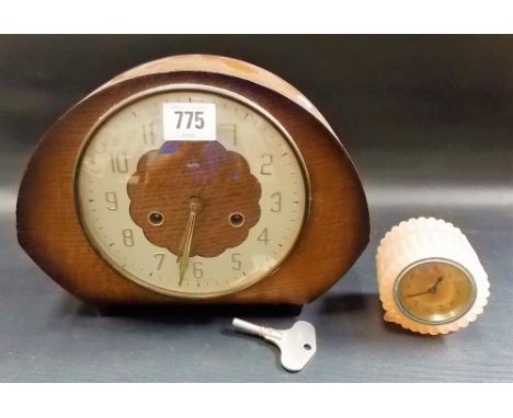 Art Deco pink pressed glass drum timepiece with Arabic Numerals; together with a Smiths 2-train oak cased mantel clock (2)