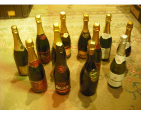 Twelve bottles of champagne and sparkling wine, to include: Grand Millefime Gosset 1996 champagne.