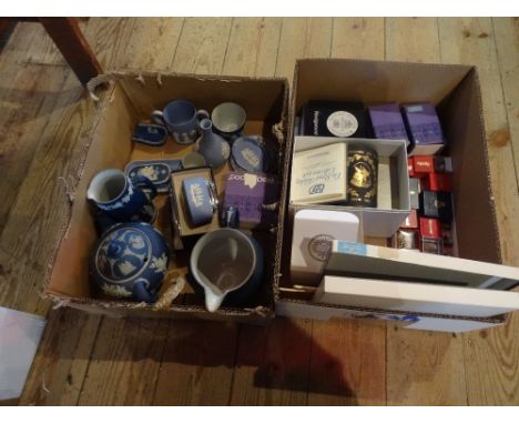 A good quantity of ceramics to include: Wedgwood blue Jasperware, limited edition thimbles with examples by Royal Worcester, 