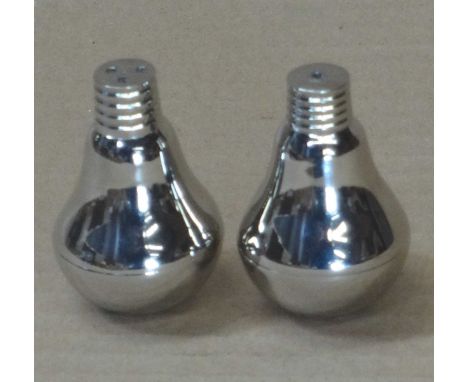 Five sets of light bulb shaped salt and pepper shakers, 6x4x4cm. (5)