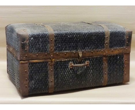 Large bamboo trunk/case. (3)
